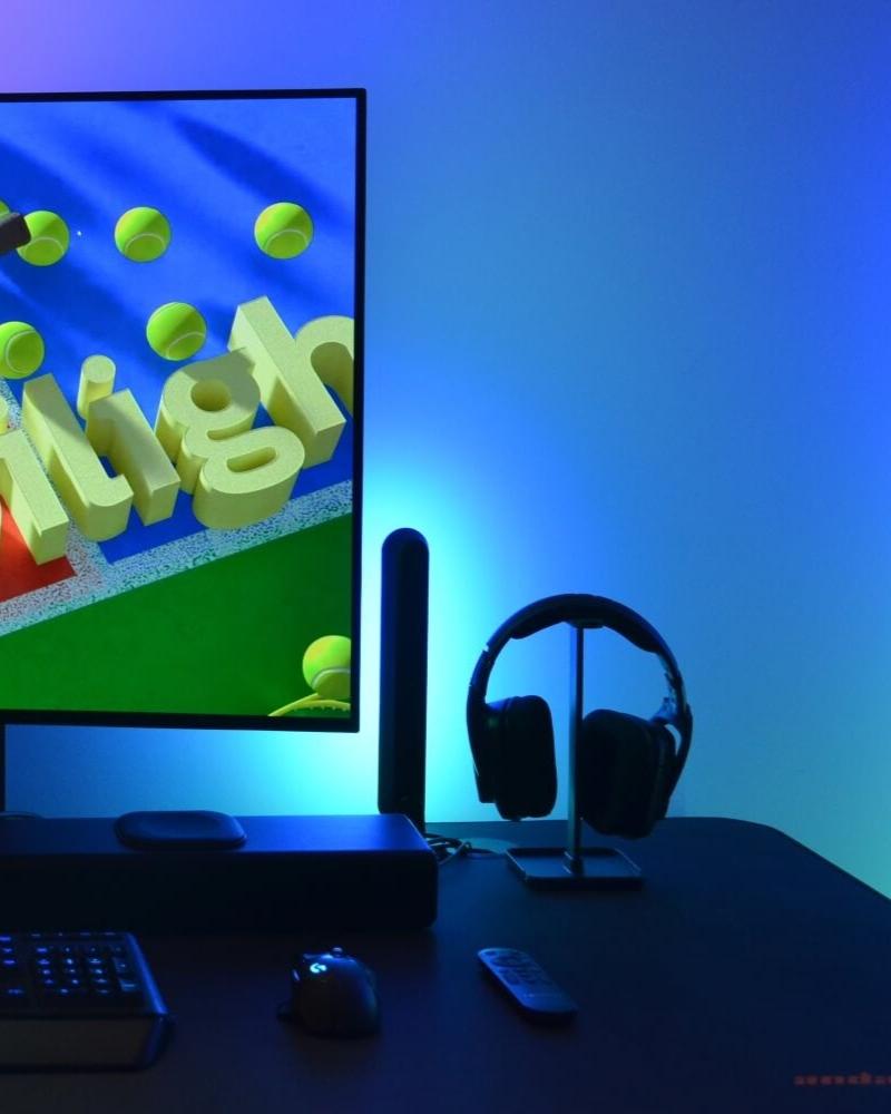Calefo Bar lamp smart lighting with screen sync for pc putting on a gaming table